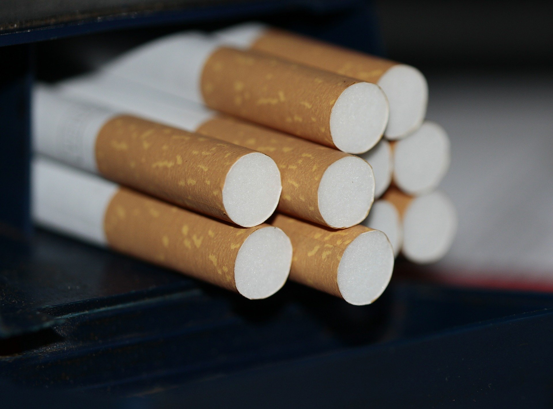 Поставка и оборот табачной продукции без лицензии будет грозить лишением свободы до 3 лет