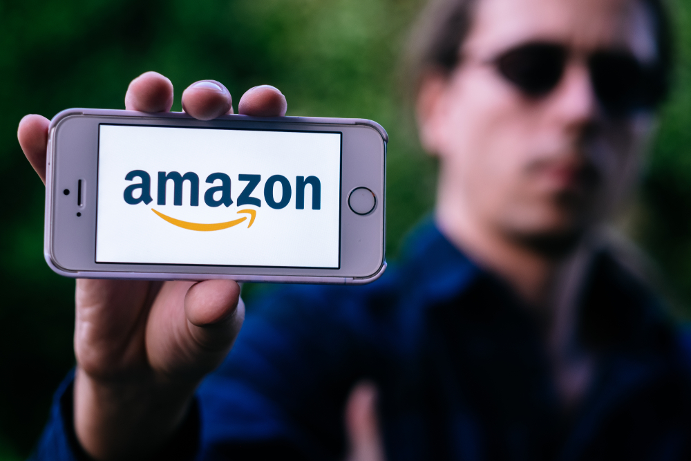 Персонал Amazon бастует против «оскорбительного» повышения заработной платы